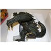 Image 3 : KONG-ZILLA STATUE NEW IN BOX