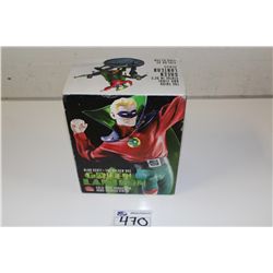 GREEN LANTERN, LIMITED EDITION SCULPTURE. NEW IN BOX. 899/2000