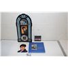 Image 3 : ELVIS PRESLEY COLLECTOR ITEMS AND JUMPSUIT INCLUDES CLOCK, COLLECTORS BOOK, MUSIC BOOK, LARGE