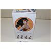 Image 2 : DC DIRECT, WONDER WOMAN STATUE, NEW IN BOX. 918/2500