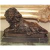 Image 2 : Magnificent Bronze Sculpture African Lion