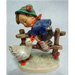 M.J. HUMMEL 1948 FIGURINE GOEBEL W. GERMANY COLLECTIBLE! BARNYARD HERO!