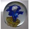 Image 8 : Vintage Paperweight