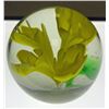 Image 7 : Yellow Flower Glass Paperweight