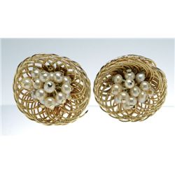 Vintage Set of "Birdnest" Clip Back Earrings. 1" in diameter.
