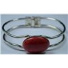 Image 1 : A BEAUTIFUL SIMPLE PIECE. A METAL CLASP BRACELET WITH A DARK PINK STONE MOUNTED