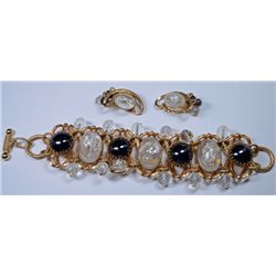 1950'S CHUNKY ART PLASTIC  BRACELET
