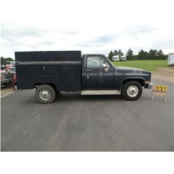 1985 Chev C20 1GCGC24M5FJ111936