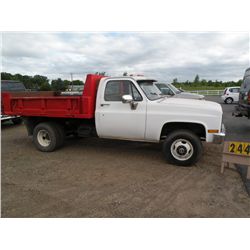 1983 Chev 1 ton dump truck 1GBJK34M0DV123923