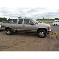 1999 Chevy 1500 4x4 1GCEK19R9XR115306