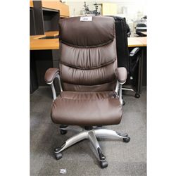 BROWN LEATHER HIGH BACK EXECUTIVE CHAIR (13)