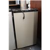 Image 1 : FRIGIDAIRE BAR FRIDGE