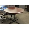 Image 1 : MAHOGANY 42" ROUND TABLE