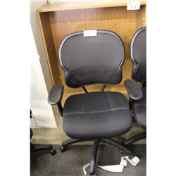 BLACK MESHBACK TASK CHAIR