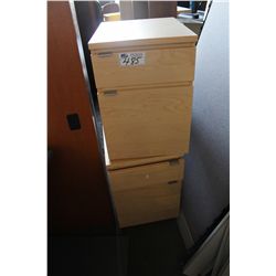 LOT OF 6 MAPLE PEDESTALS