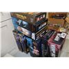 Image 2 : LARGE LOT OF FIGURES NEW IN THE BOX INCLUDING STARGATE, THE HUNTCHBACK OF NOTRE DAME, RESERVOIR