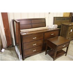 MAHOGANY 4 PIECE BEDROOM SUITE WITH QUEENSIZE HEADBOARD, FOOTBOARD