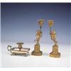 Image 1 : Candelero-palmatoria en loza fina y bronce, Pps.S.XX. Medidas: 8 x 9 x 16 cms.Marca incisa SD, y...