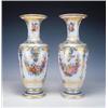 Image 1 : Pareja de jarrones en opalina decorada con guirnaldas de flores.Trabajo franc‚s, tercer cuarto S....