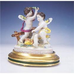 Amorcillo Grupo En Porcelana Alemana S Xx Medidas Sin Peana X 13 2 X 18 Cms Sobre Base