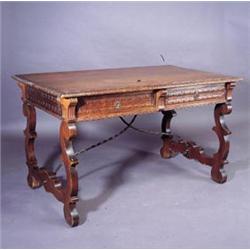 Mesa española de centro con patas de lira, S. XIX - XX. Medidas: 80 x 79 x 140,5 cm.Madera de hay...