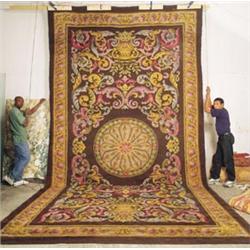 Mesa de alas en haya. Trabajo provincialfranc‚s, h. 1800. Medidas: 72 x 91 x 138 cms Salida Euros...