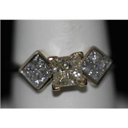 1.84 CTW 18K GOLD DIAMOND RING