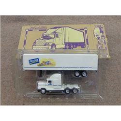 Perdue Tractor Trailer 1/64 Scale Ertl