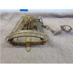 Vintage 6" Animal Trap