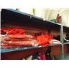 Image 1 : SHELF RED CLOTHING