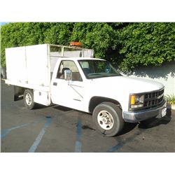 2000 CHEVROLET 3500 1 TON STAKEBED 8 CYL.