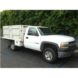 2001 CHEVROLET SILVERADO 3/4 TON STAKEBED 8 CYL.