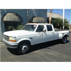 1993 FORD F-350 1 TON DUALLY CREW CAB 8 CYL.