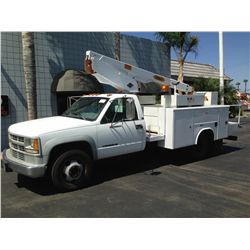 1995 CHEVROLET 3500 1 TON DUALLY SERVICE PICKUP W/VERSALIFT BUCKET 8 CYL.