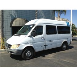 2004 DODGE SPRINTER 3/4 TON PASSANGER VAN 5 CYL.