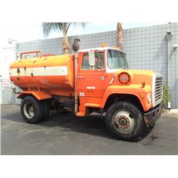 1982 FORD 800 SNGLE AXLE WATER TANK TRUCK 8 CYL.