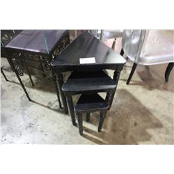 NESTING TABLES