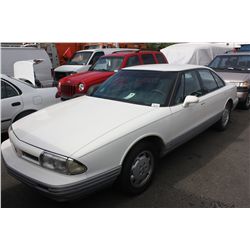 1992 WHITE OLDSMOBILE EIGHTY EIGHT ROYALE LS 4DR SDN 242,005KM GAS 3.8L AUTOMATIC