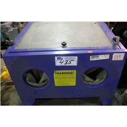 SAND BLASTING CABINET