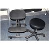 Image 1 : LOT OF 6 GAS LIFT STOOLS AND 3 POSTURE CHAIRS