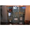 Image 1 : 3 DISPLAY CASES, 1 RECEPTION TABLE