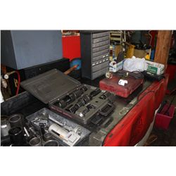 CONTENTS OF BENCHTOP