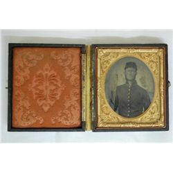 AMBROTYPE CIVIL WAR SOLDIER WITH RIFLE W/ BAYONET,