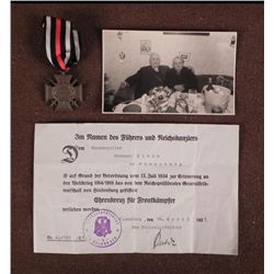 ORIGINAL GROUPING WWI COMBATANTS CROSS DOCUMENT HITLER