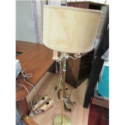 FLOOR LAMP