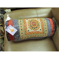 RELAXATION CUSION  - RETAIL APPROX $80