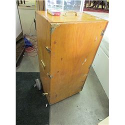 WOOD LIDDED BOX ON WHEELS - TOOL CABIENT
