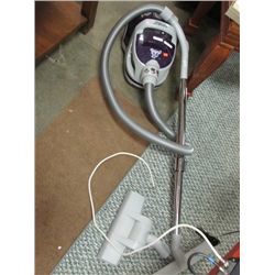 PET VET VACUMN - USED ONLY A FEW TIMES - WORKS