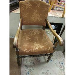 VINTAGE ARM CHAIR