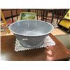 Image 1 : VINTAGE ENAMELWARE LARGE POT